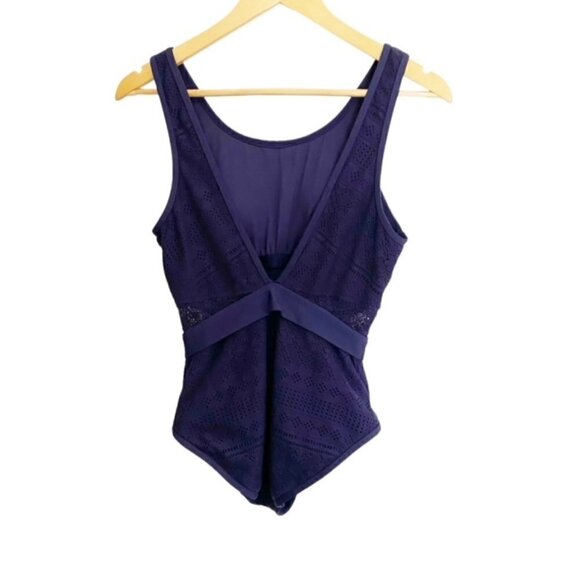 Anne Cole Navy Crochet One Piece Swimsuit 10 - Picture 3 of 3